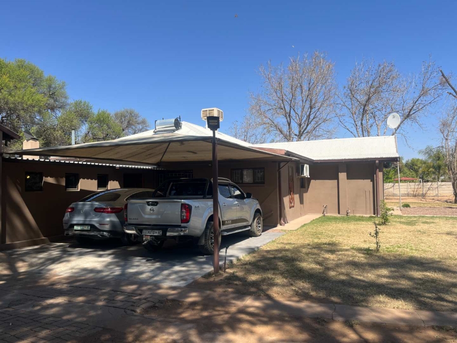 4 Bedroom Property for Sale in Olyfvenhoudtsdrift Northern Cape